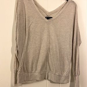 American Eagle V Neck Long Sleeve